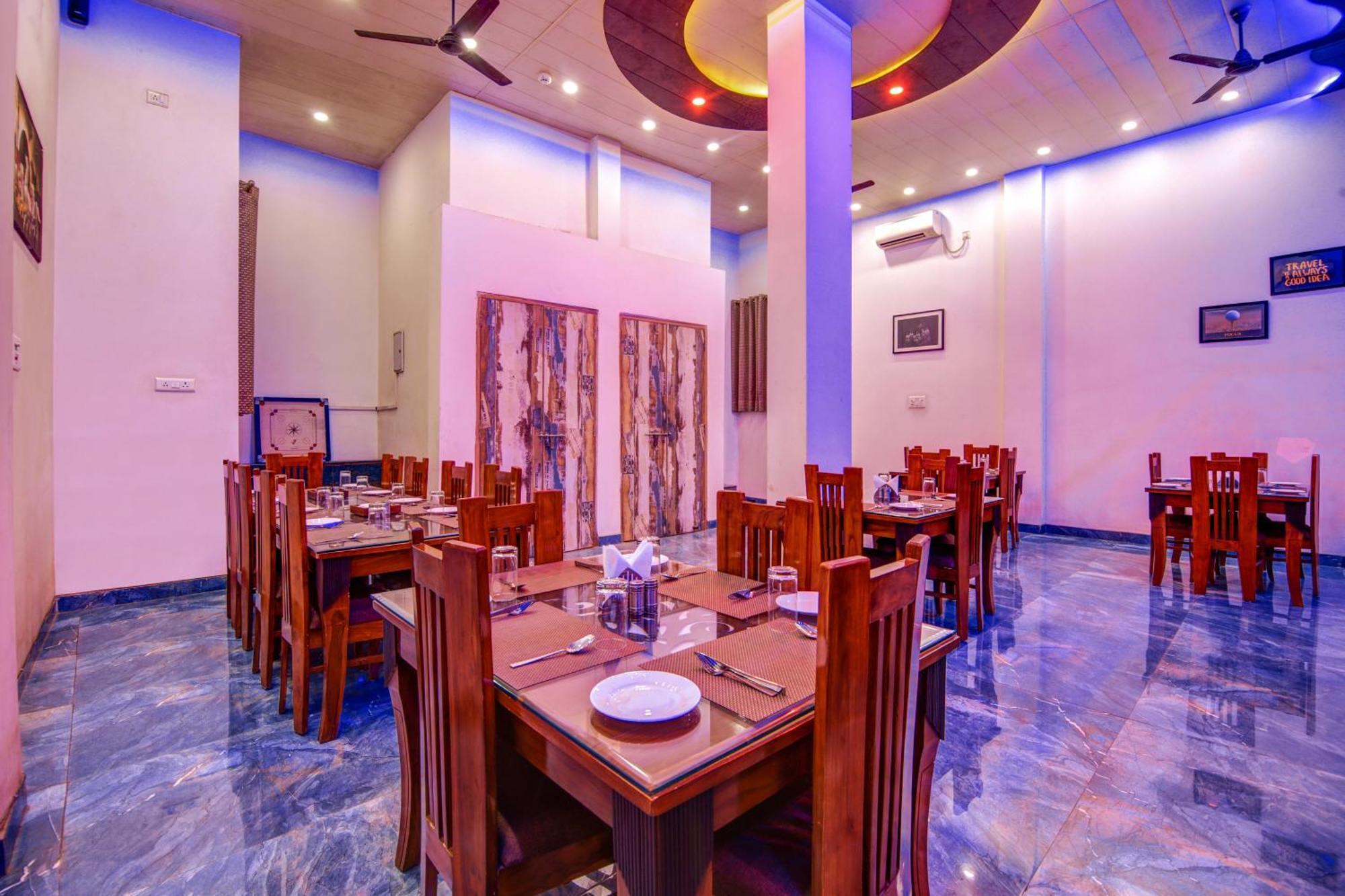 Gracious By Vishesh Hotels & Home Stay Нью-Делі Екстер'єр фото