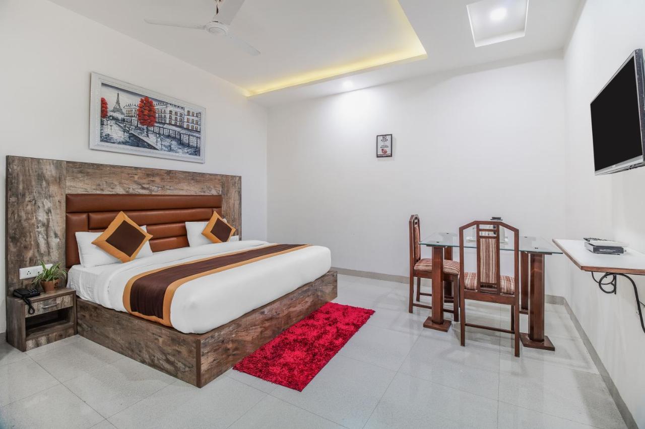 Gracious By Vishesh Hotels & Home Stay Нью-Делі Екстер'єр фото